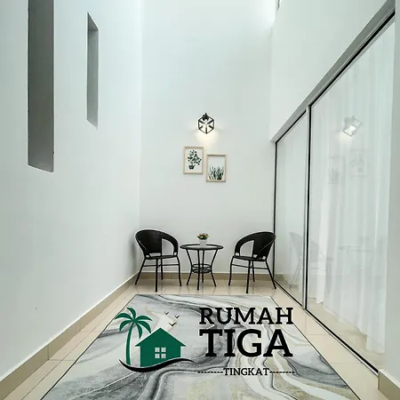 Rumah Tiga Tingkat Kuantan Exterior photo