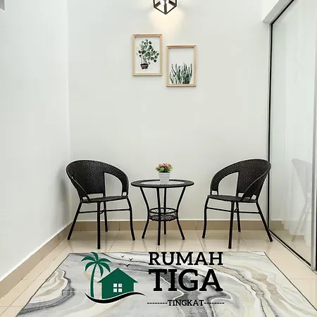 Rumah Tiga Tingkat Kuantan Exterior photo