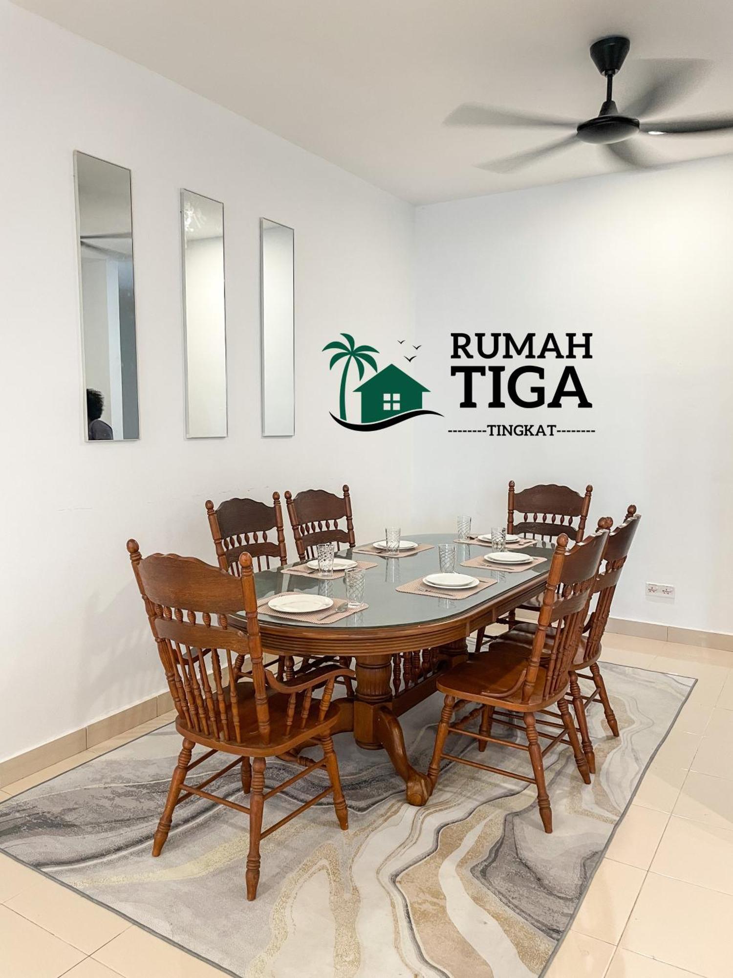 Rumah Tiga Tingkat Holiday home