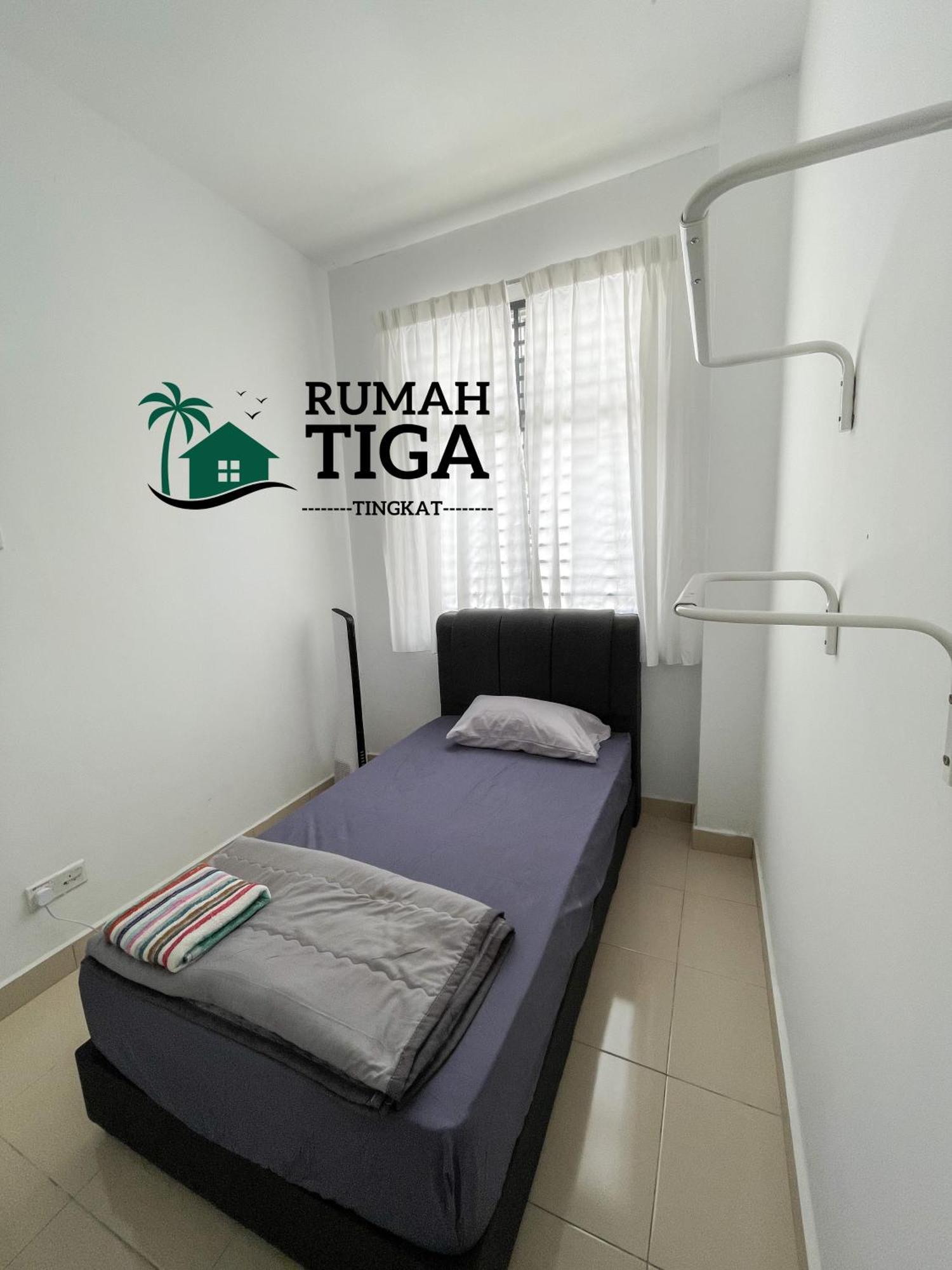Holiday home Rumah Tiga Tingkat *
