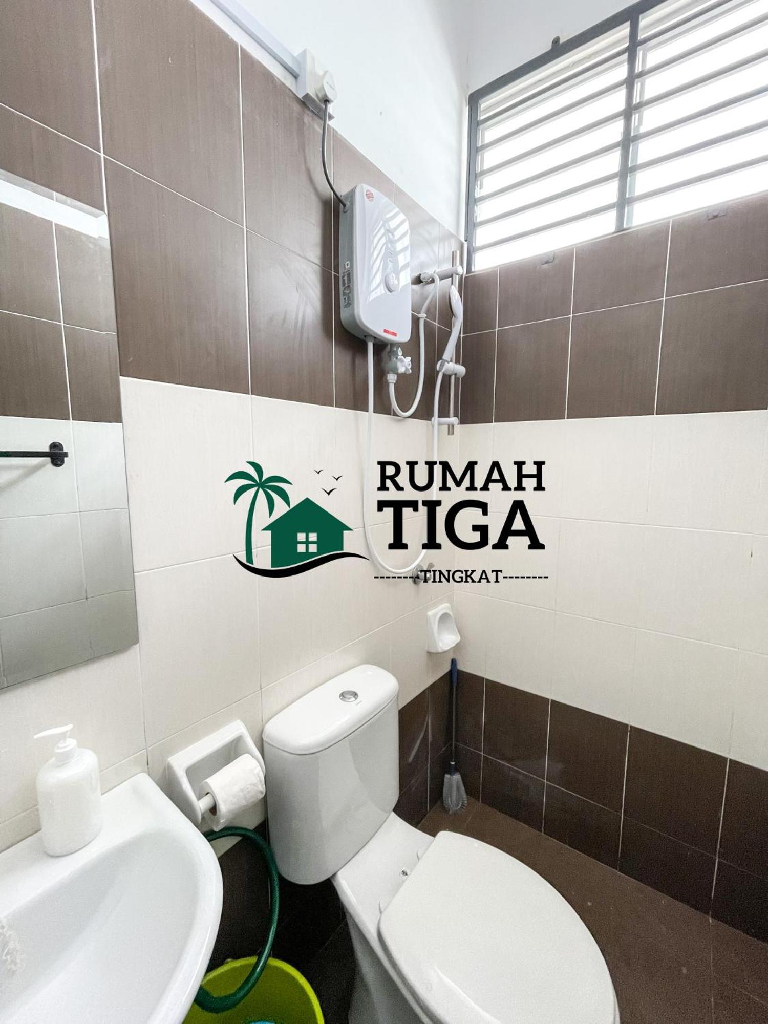 Rumah Tiga Tingkat