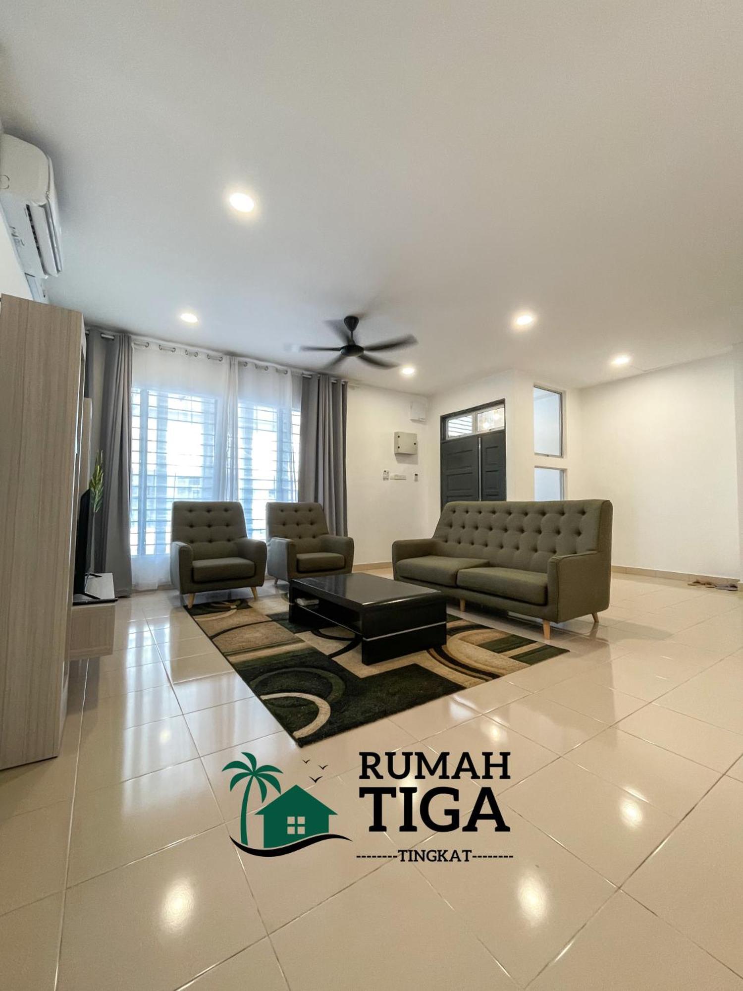 Rumah Tiga Tingkat * Kuantan