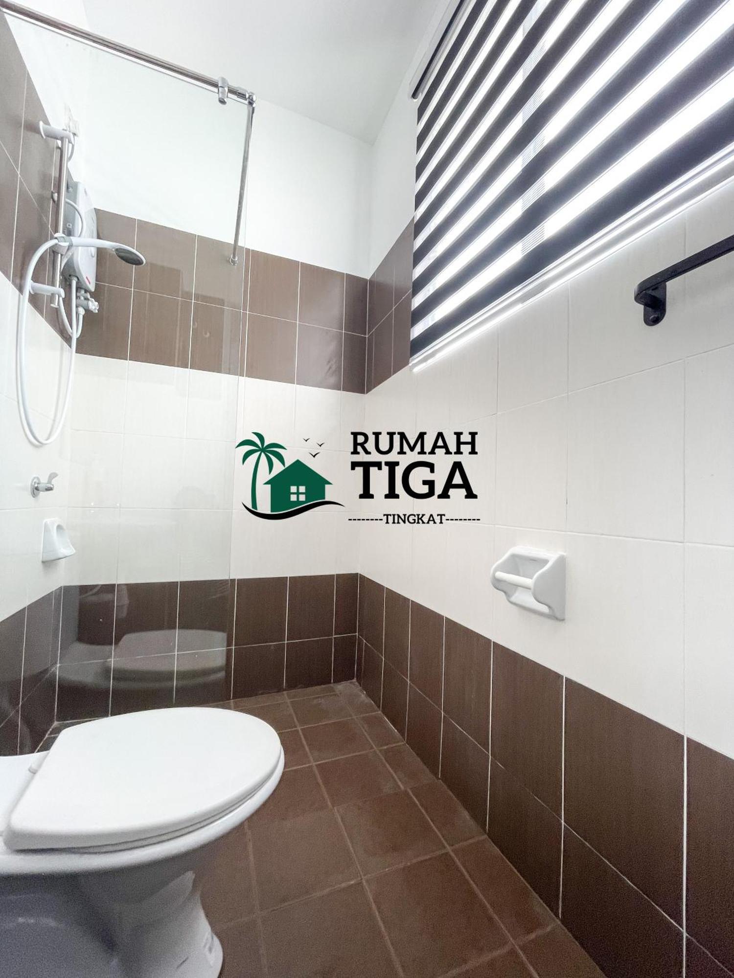 Holiday home Rumah Tiga Tingkat *