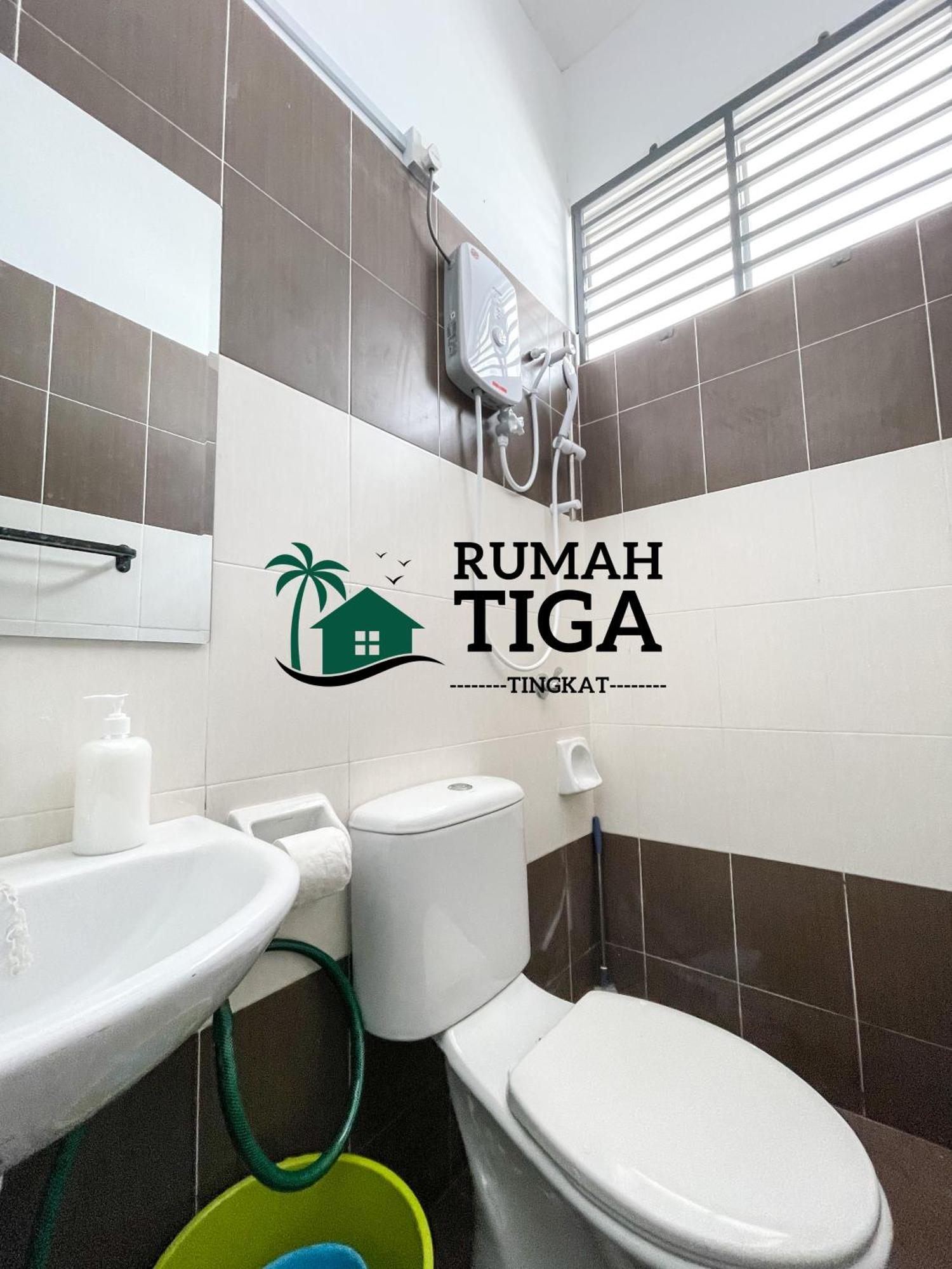 Rumah Tiga Tingkat Holiday home *