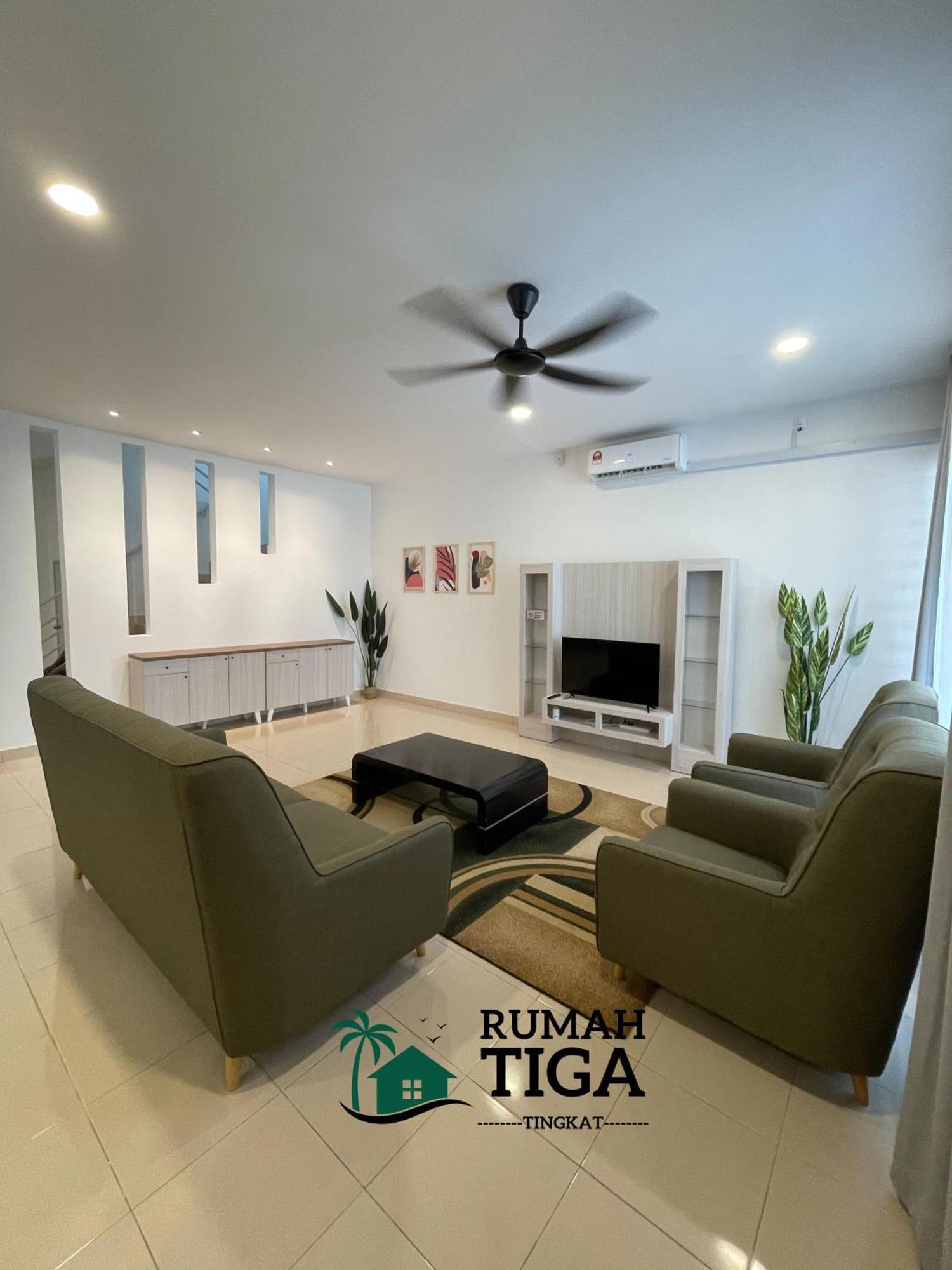 Holiday home Rumah Tiga Tingkat *