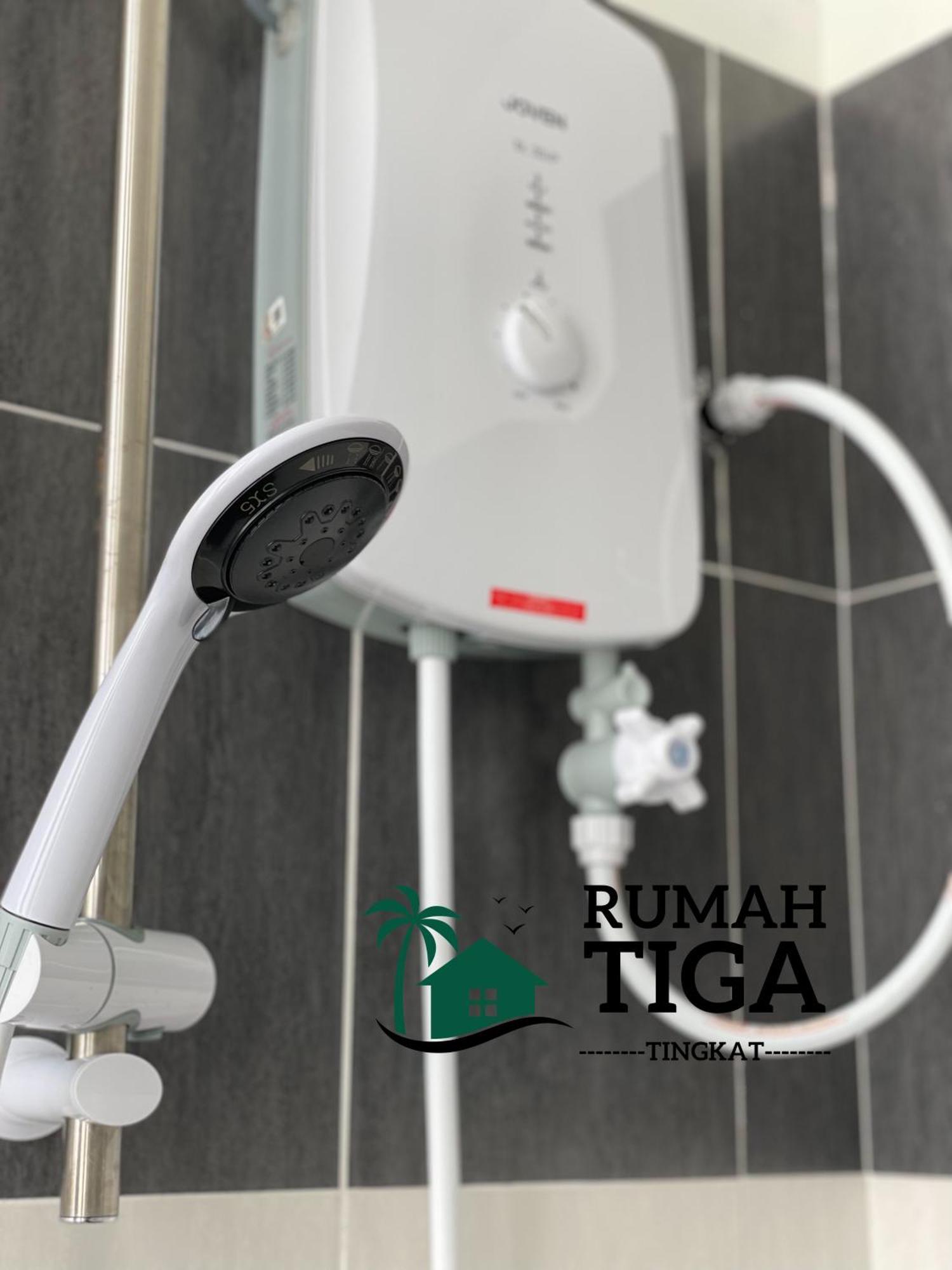 Rumah Tiga Tingkat * Kuantan