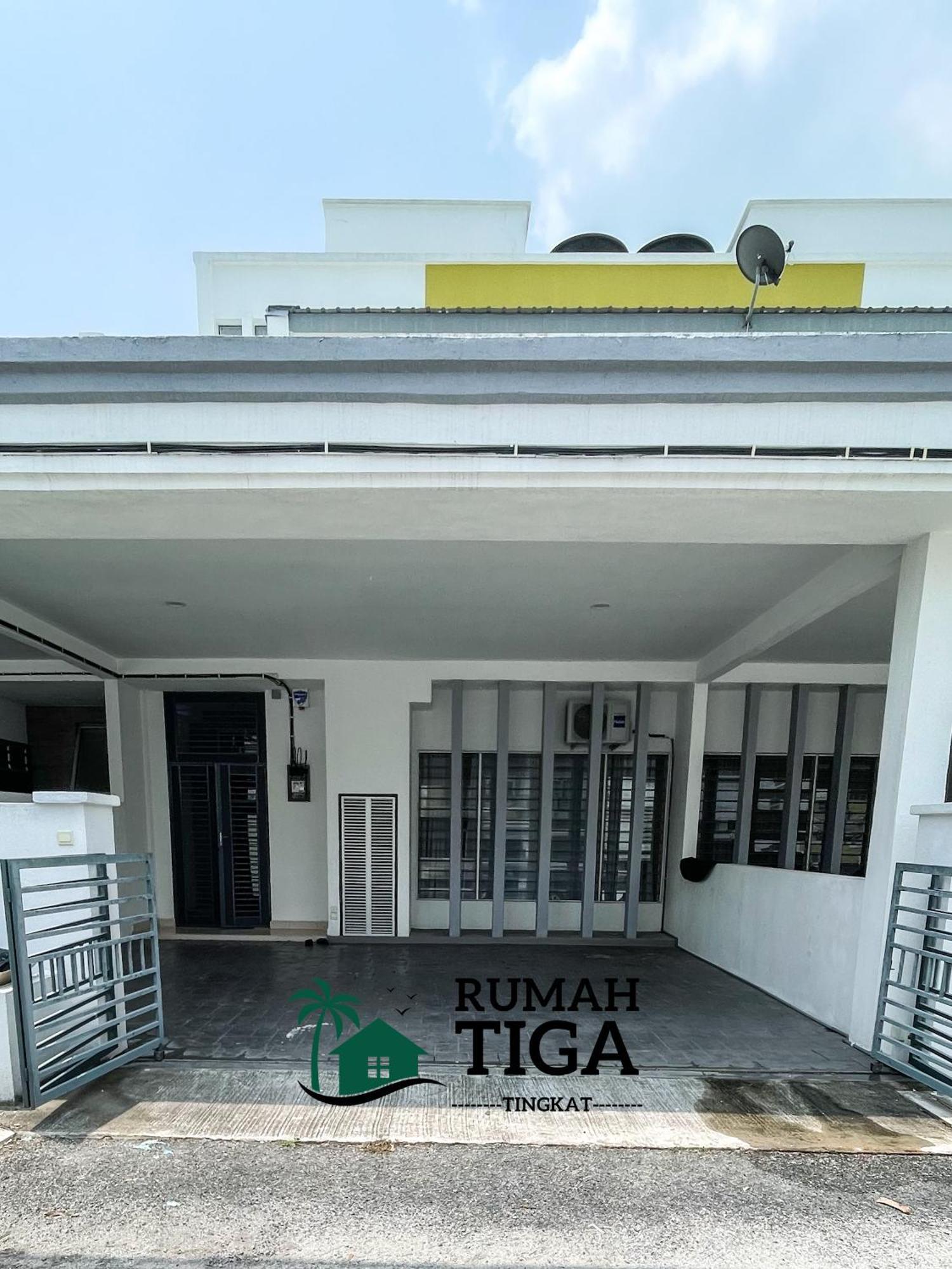 Rumah Tiga Tingkat Holiday home